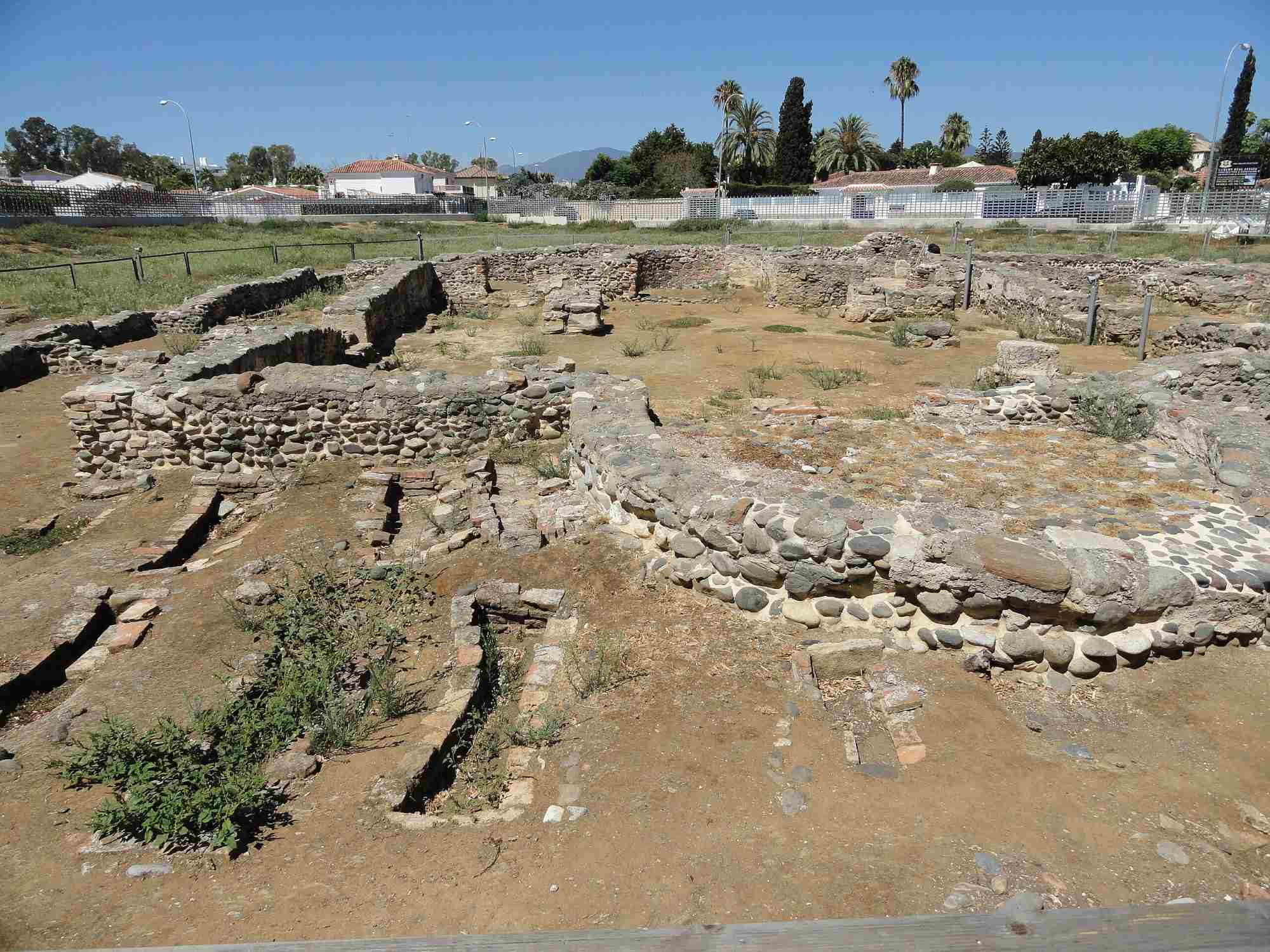 Ruined Basílica in Vega del Mar [photo: Ikusitaikasi / wikimedia.org (CC BY-SA 4.0)]