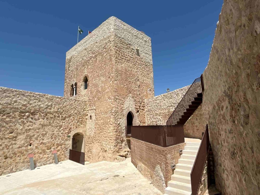 Luque castle