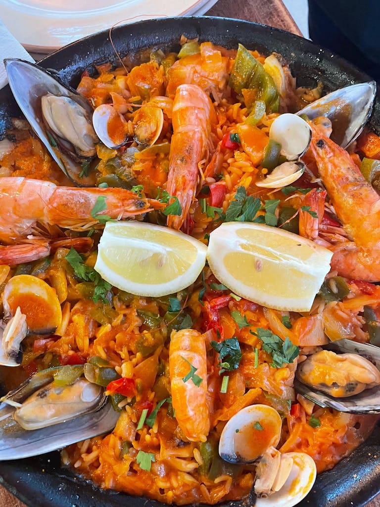 Seafood paella
