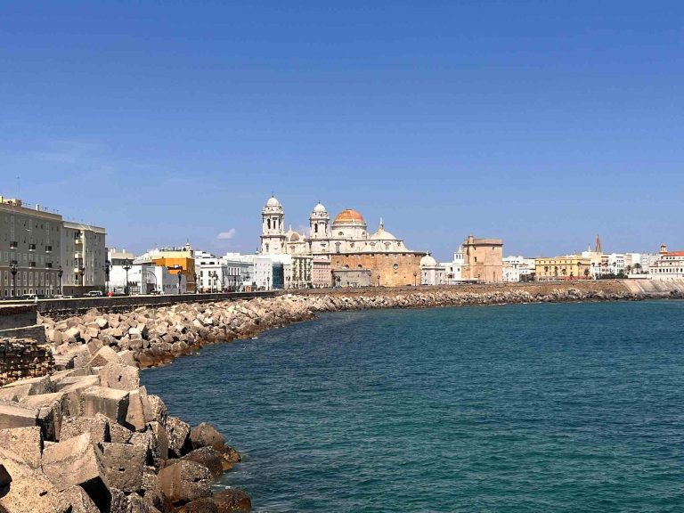 View of Cádiz cathedral